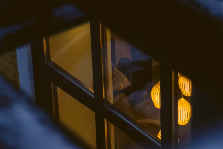 photo-1609450059048-9895fc39605e